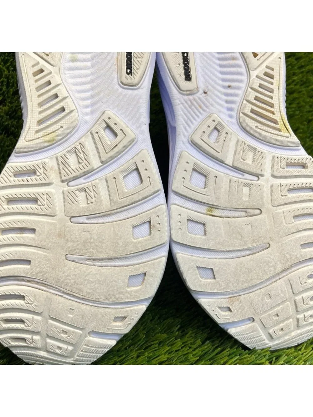 Brooks seller notes